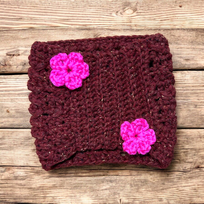 Scaldacollo in lana handmade per cani protezione freddo e vento - Buff Dog Is Good rosso con fiori rosa