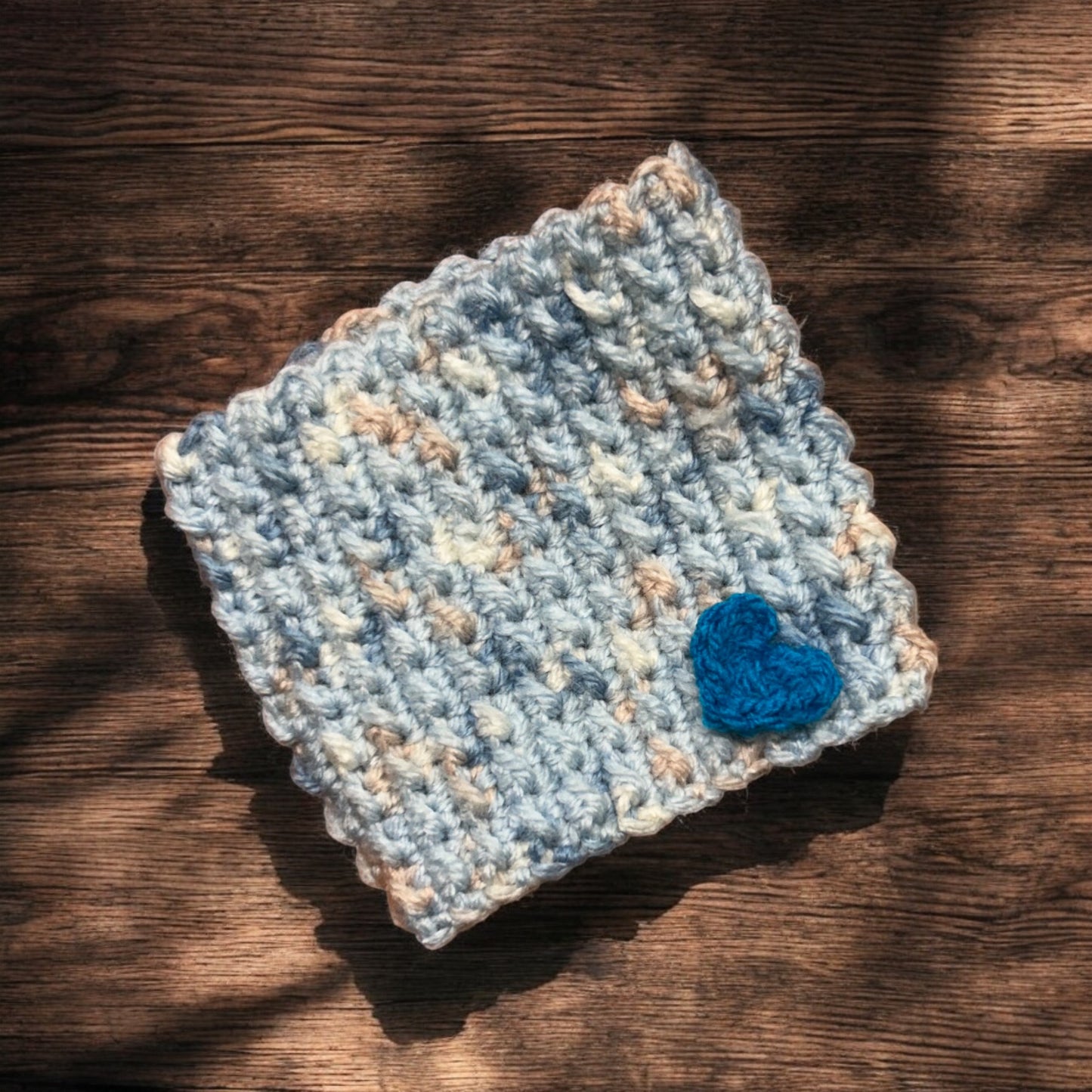 Scaldacollo in lana handmade per cani protezione freddo e vento - Buff Dog Is Good bianco azzurro con cuore blu