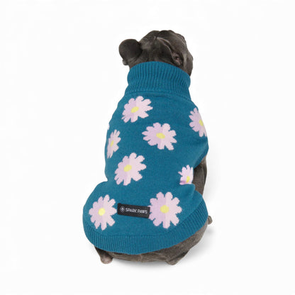 Vestibilità del maglioncino floreale morbido su un cane - Flower Knit Spark Paws